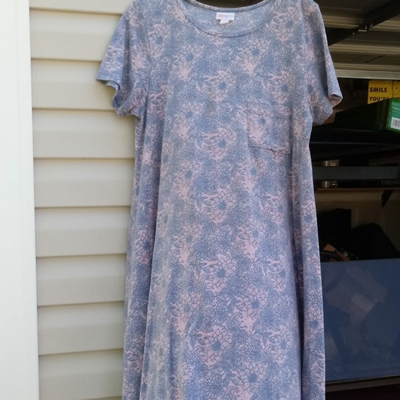LuLaRoe Dresses & Skirts - Lularoe small carly